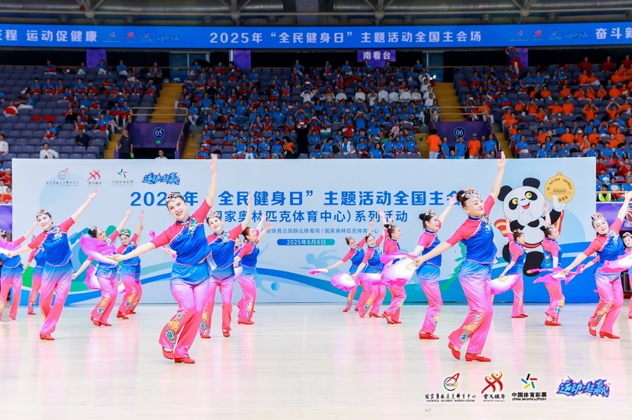 哈登：我会帮乔丹·米勒&桑德斯处于成功位置 但功劳是他们自己的